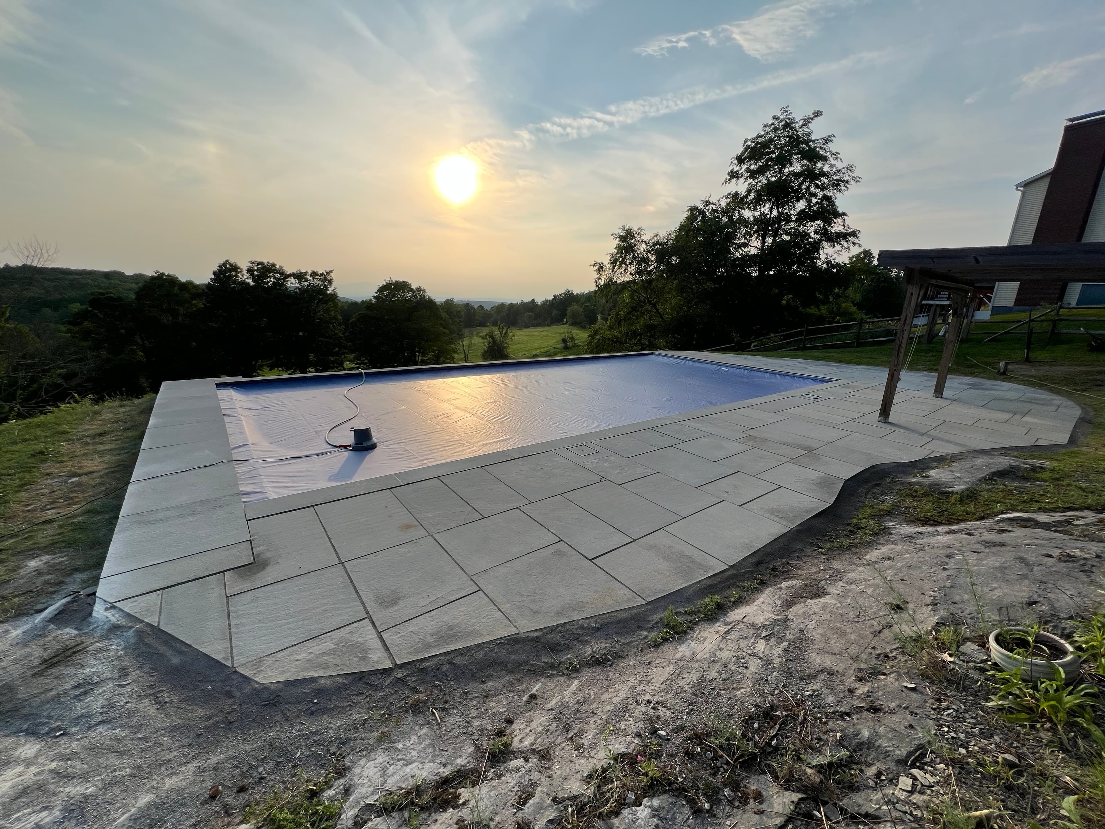 Pools & Poolscapes project photo