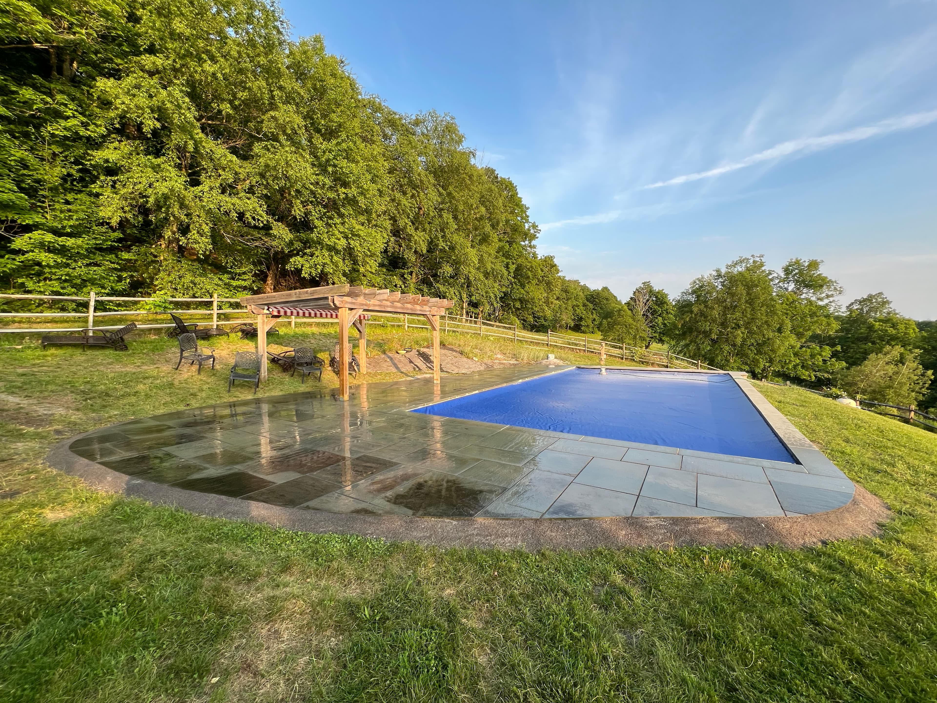 Pools & Poolscapes project photo