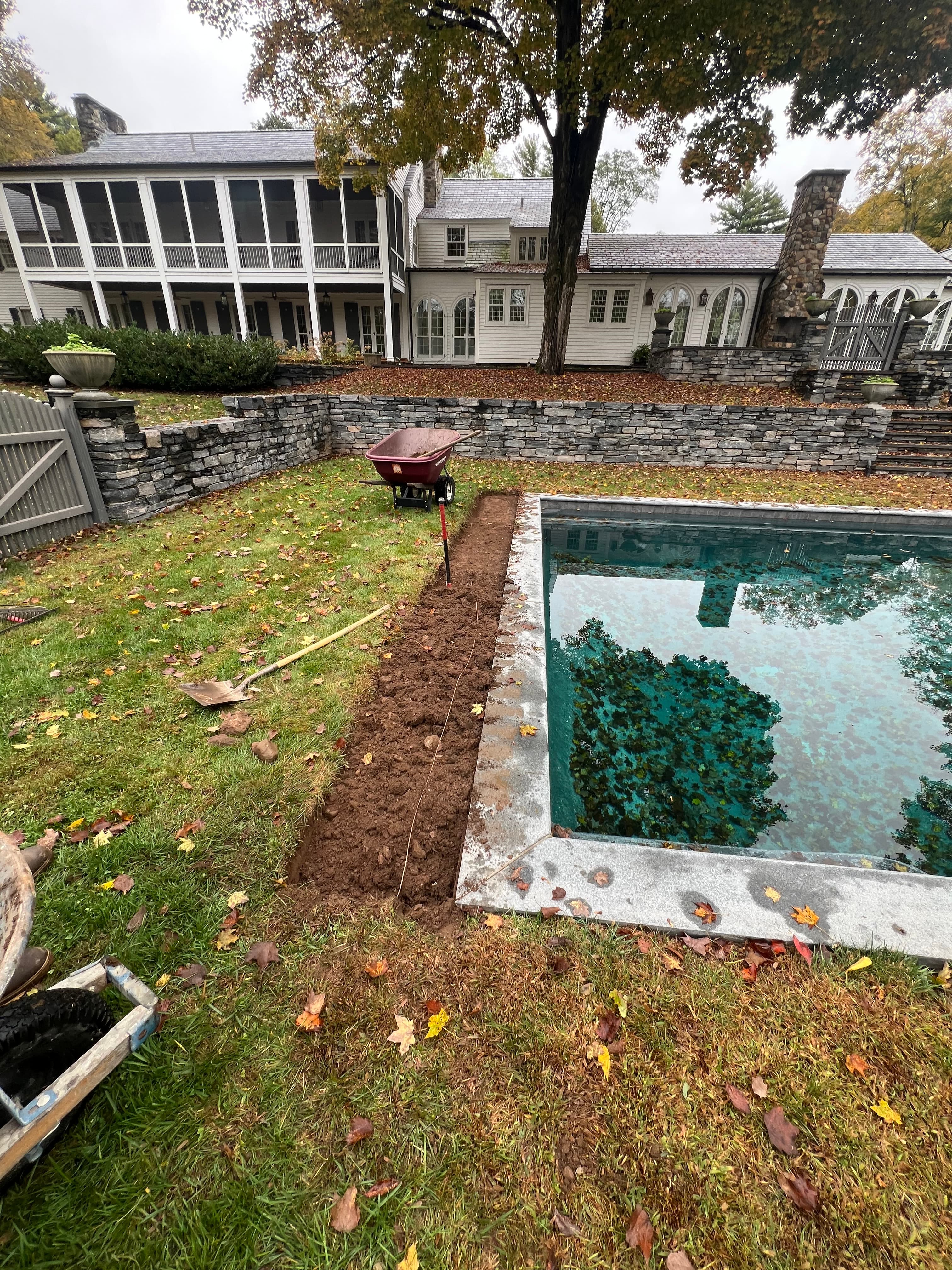 Pools & Poolscapes project photo